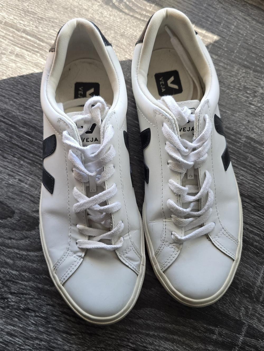 Veja Esplar Logo Leather Sneakers